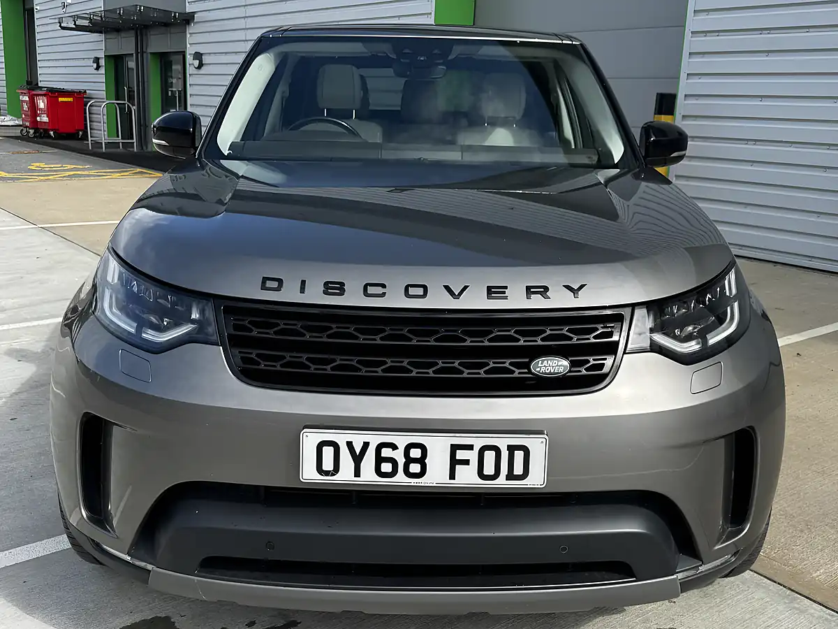 Used 2018 Land Rover Discovery Hse Silver - Interior and Exterior details 3