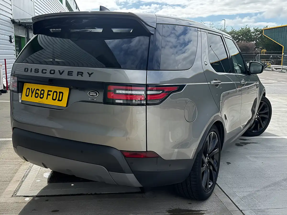 Used 2018 Land Rover Discovery Hse Silver - Interior and Exterior details 7