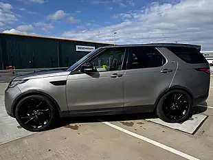 Used 2018 Land Rover Discovery Hse Silver - Interior and Exterior details 8