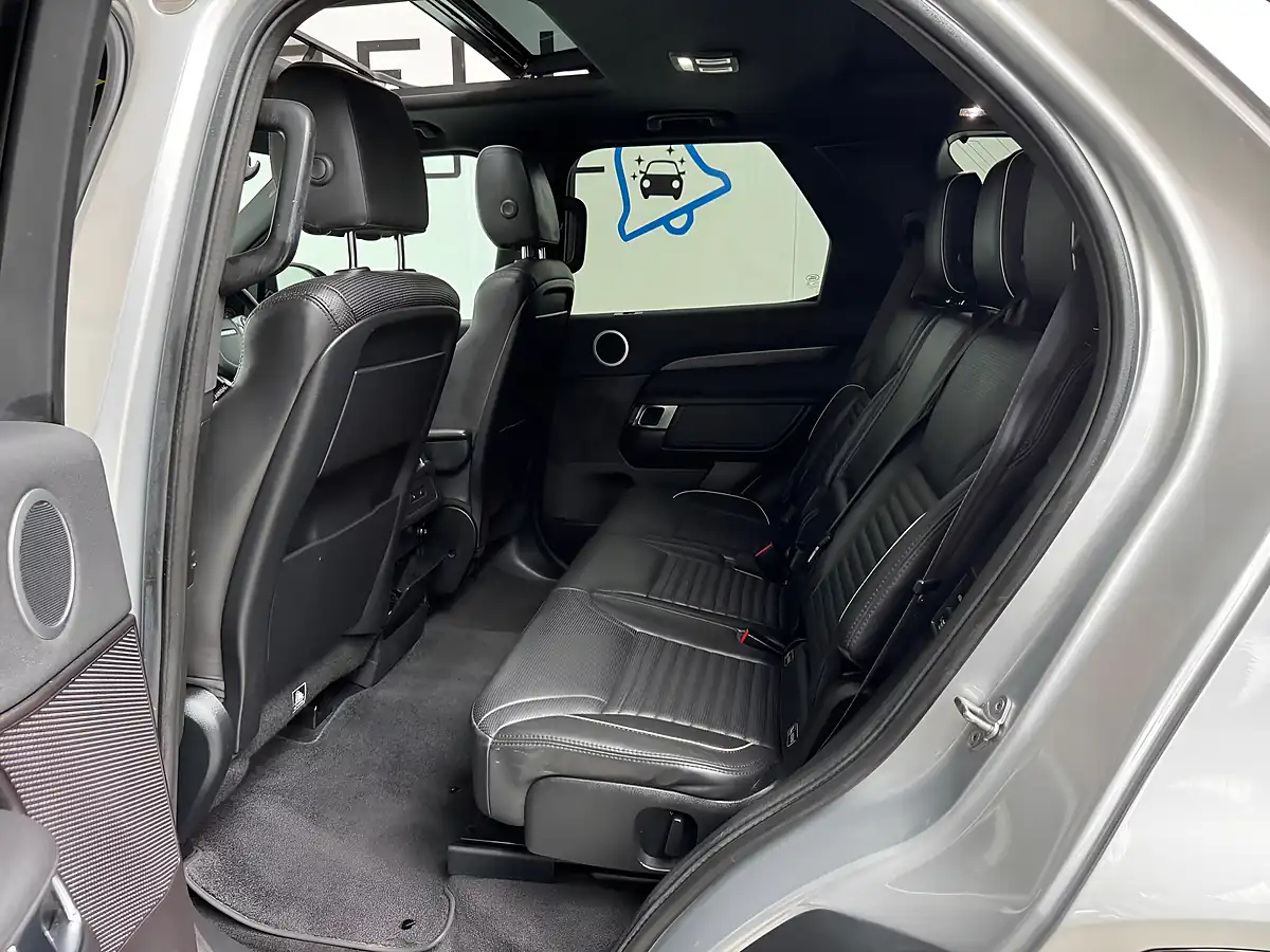 Used 2018 Land Rover Discovery Hse Silver - Interior and Exterior details 10