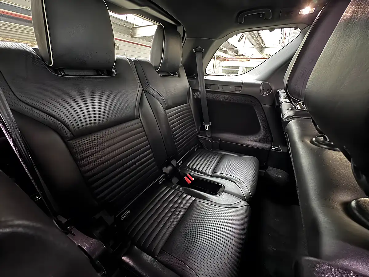 Used 2018 Land Rover Discovery Hse Silver - Interior and Exterior details 12