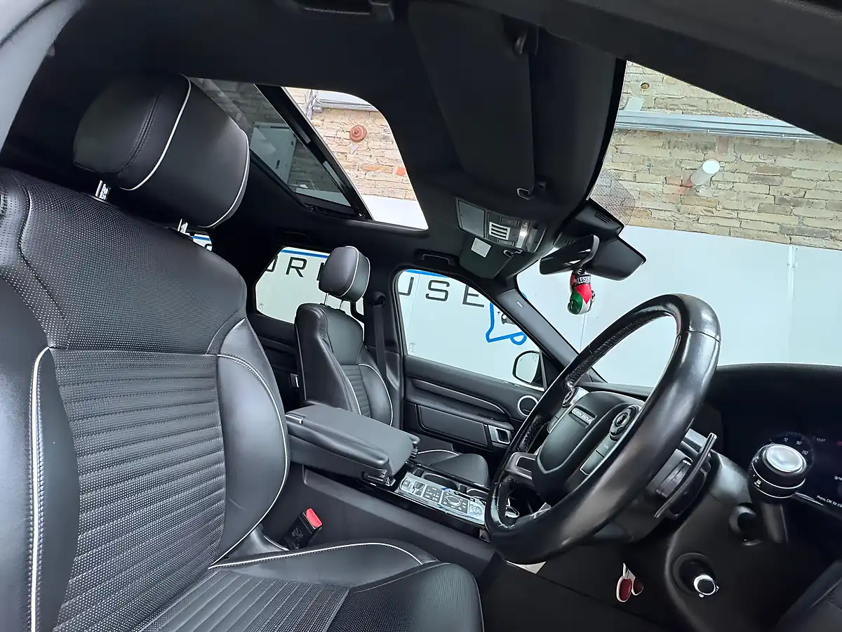 Used 2018 Land Rover Discovery Hse Silver - Interior and Exterior details 13