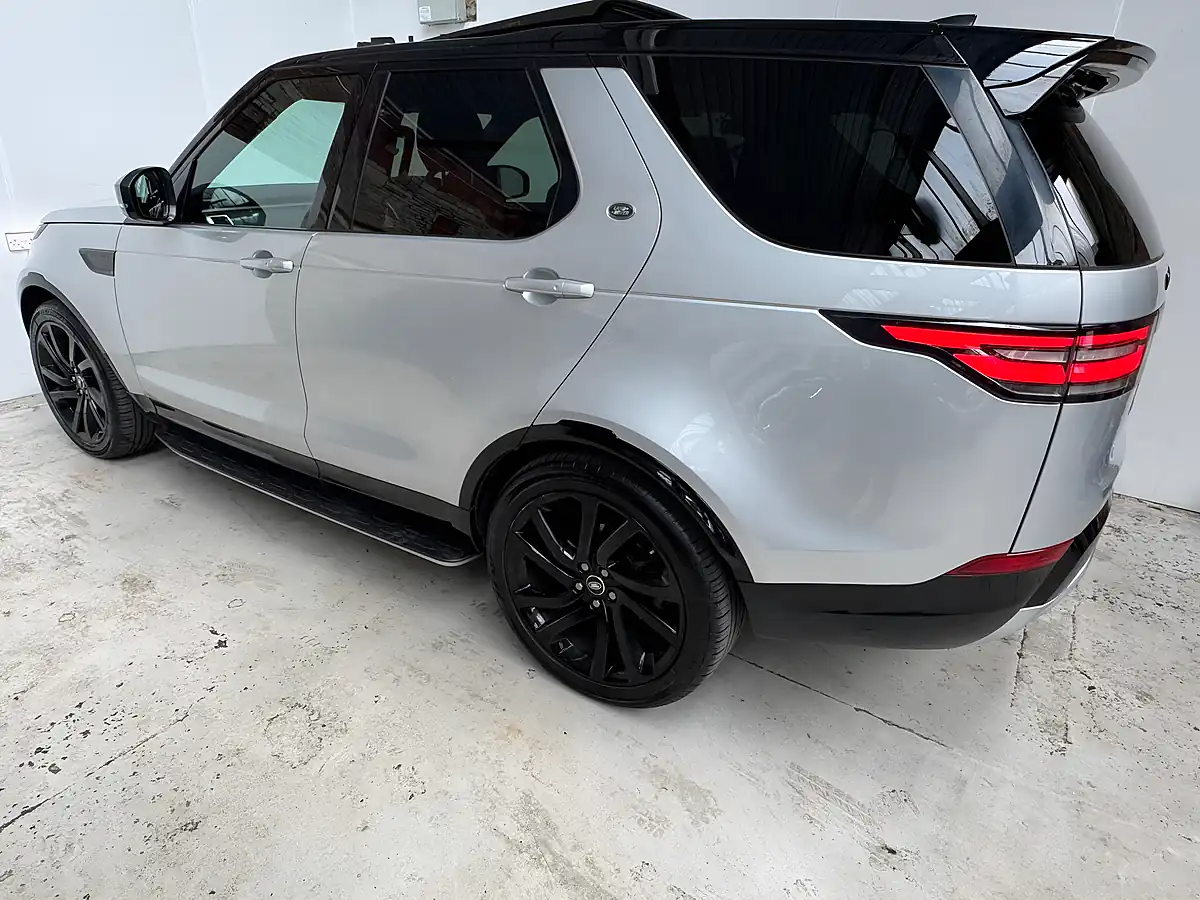 Used 2018 Land Rover Discovery Hse Silver - Interior and Exterior details 7