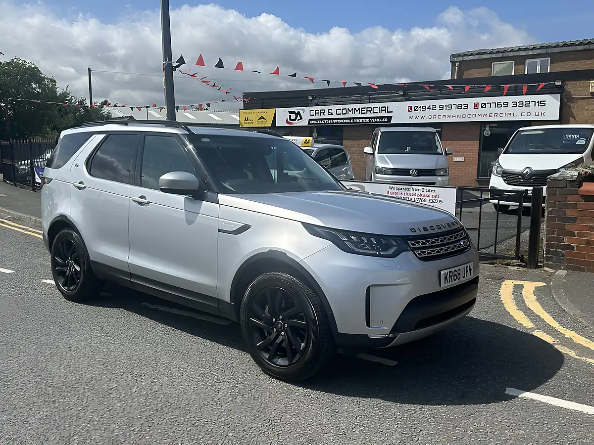 Used 2018 Land Rover Discovery Hse Silver - Interior and Exterior details 4