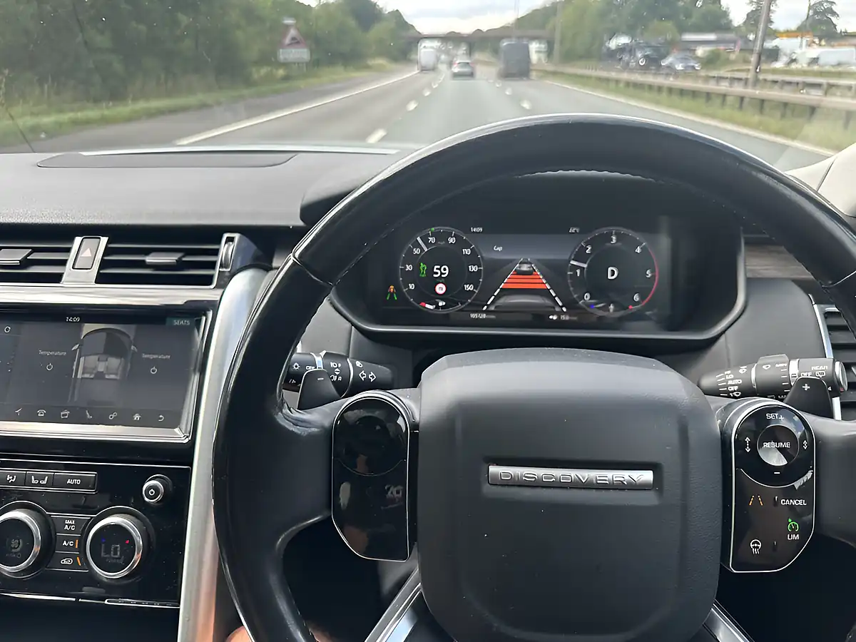 Used 2018 Land Rover Discovery Hse Silver - Interior and Exterior details 5
