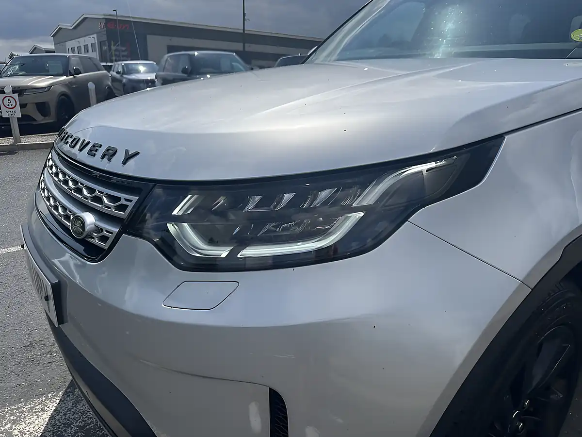 Used 2018 Land Rover Discovery Hse Silver - Interior and Exterior details 6