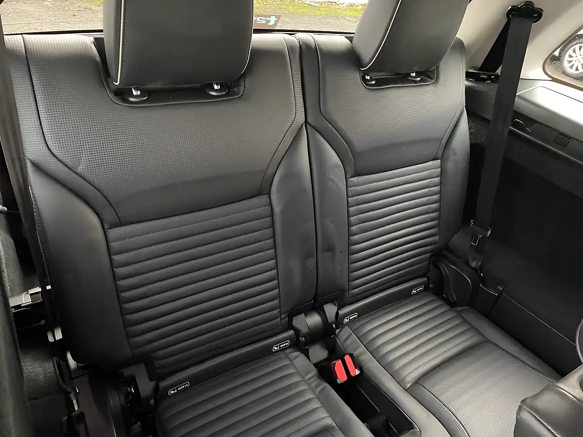 Used 2018 Land Rover Discovery Hse Silver - Interior and Exterior details 13