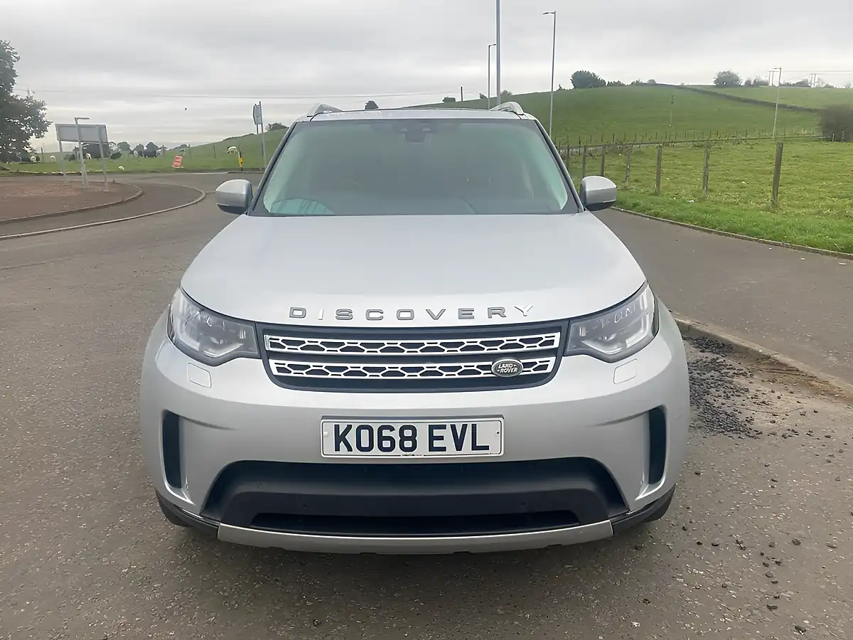 Used 2018 Land Rover Discovery Hse Silver - Interior and Exterior details 14