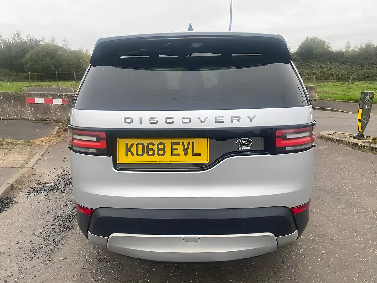 Used 2018 Land Rover Discovery Hse Silver - Interior and Exterior details 15