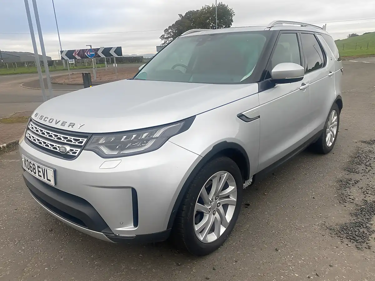 Used 2018 Land Rover Discovery Hse Silver - Interior and Exterior details 18