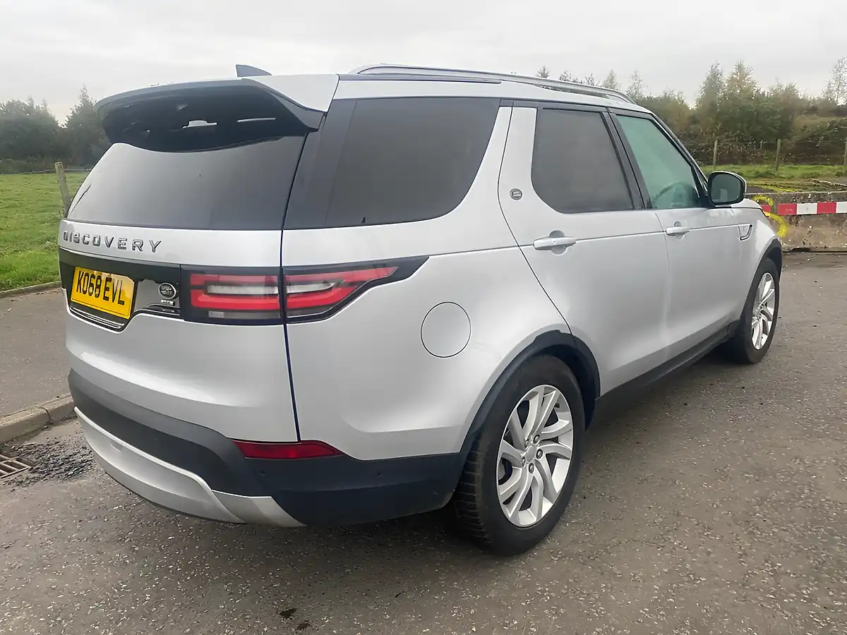 Used 2018 Land Rover Discovery Hse Silver - Interior and Exterior details 3