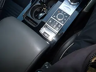 Used 2018 Land Rover Discovery Hse Silver - Interior and Exterior details 13