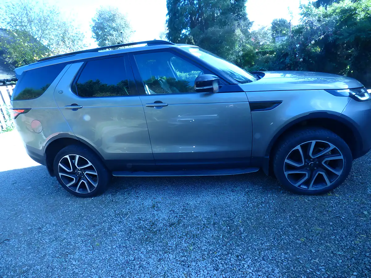 Used 2018 Land Rover Discovery Hse Silver - Interior and Exterior details 5