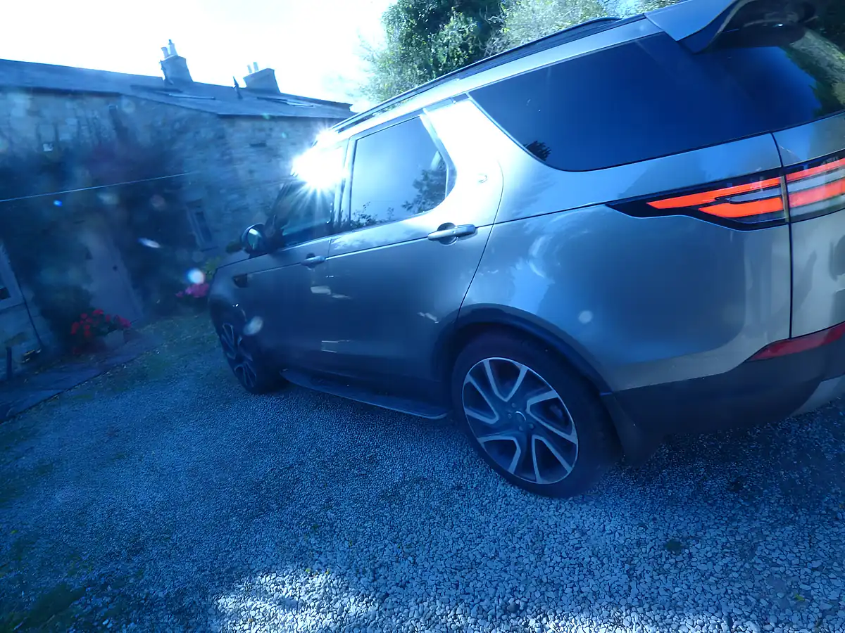 Used 2018 Land Rover Discovery Hse Silver - Interior and Exterior details 8