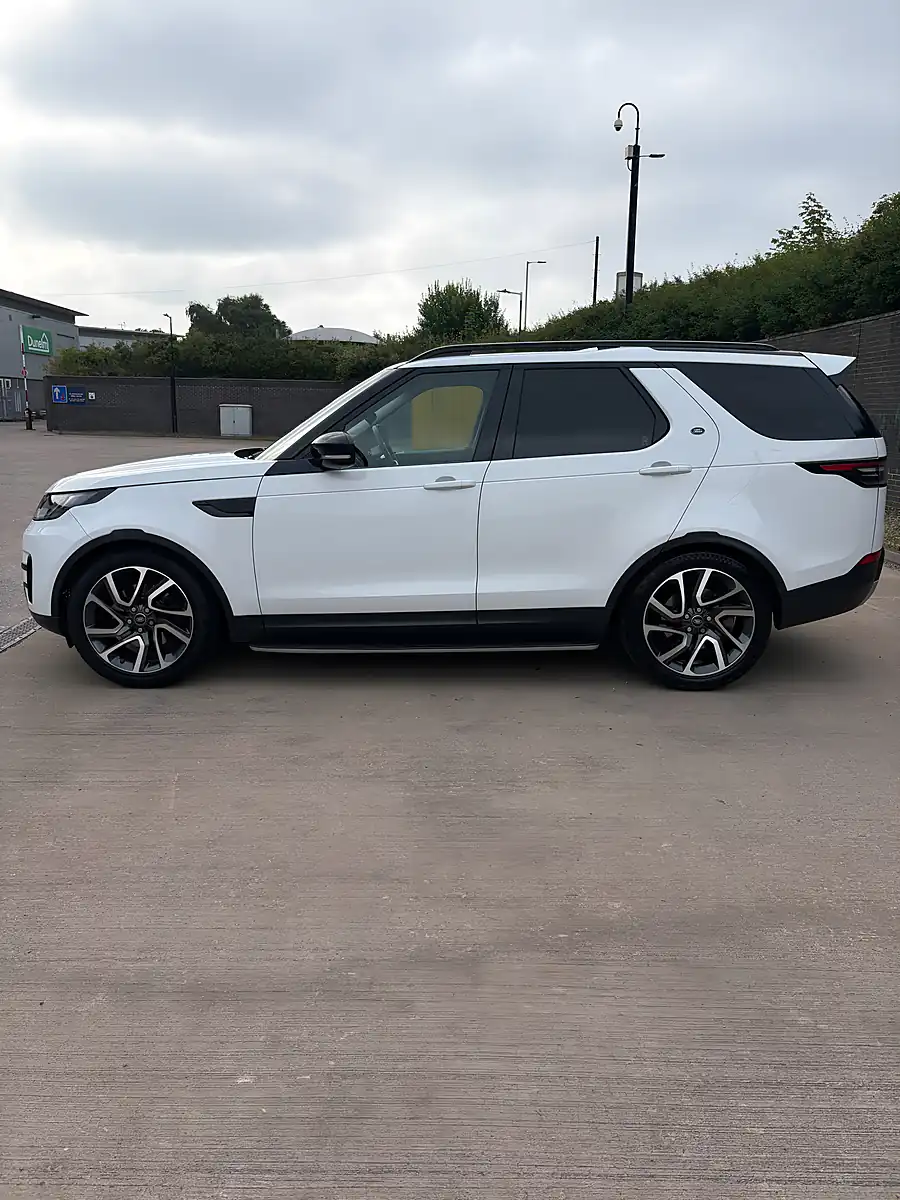 Used 2018 Land Rover Discovery S White - Interior and Exterior details 2