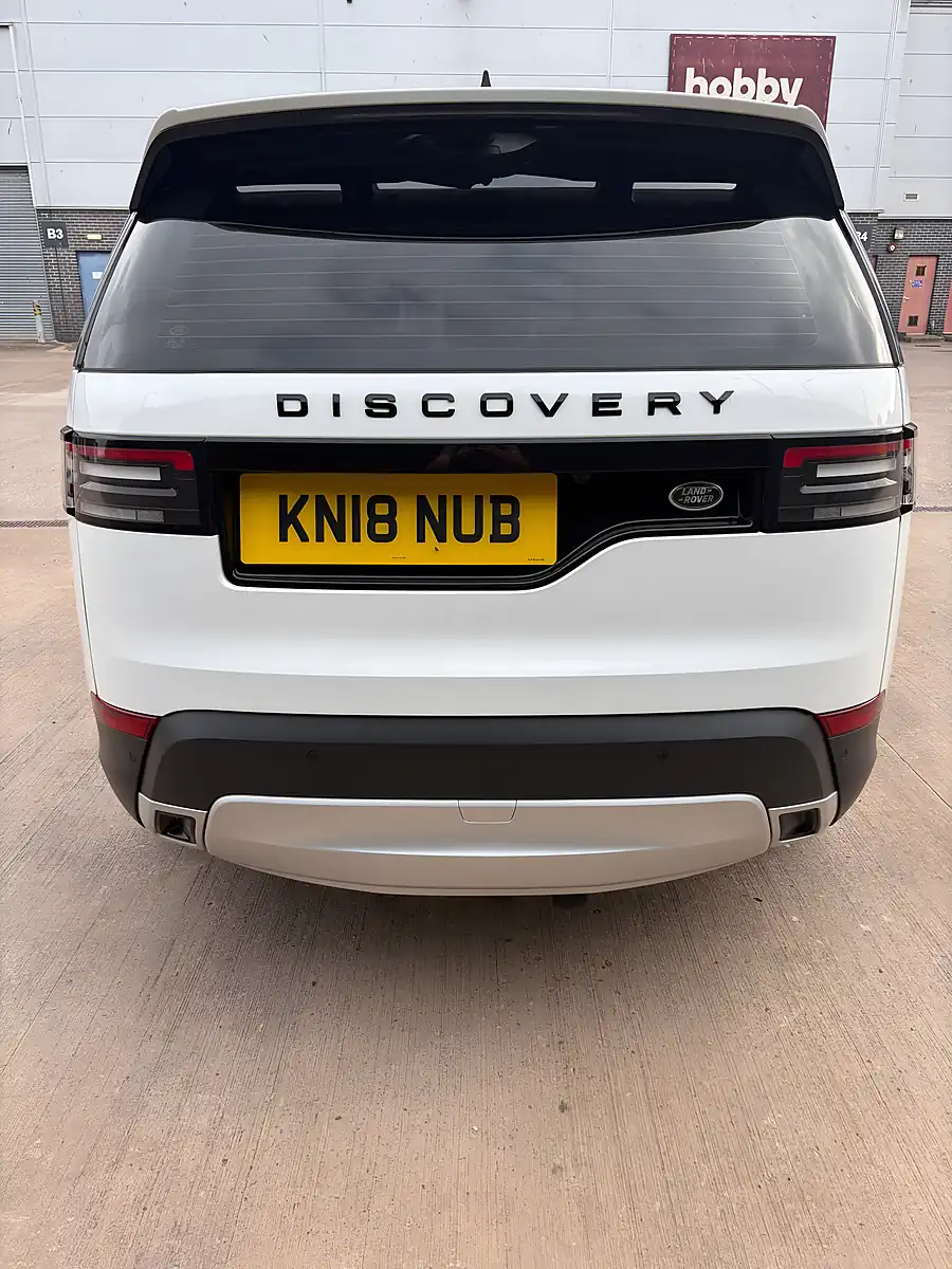 Used 2018 Land Rover Discovery S White - Interior and Exterior details 4