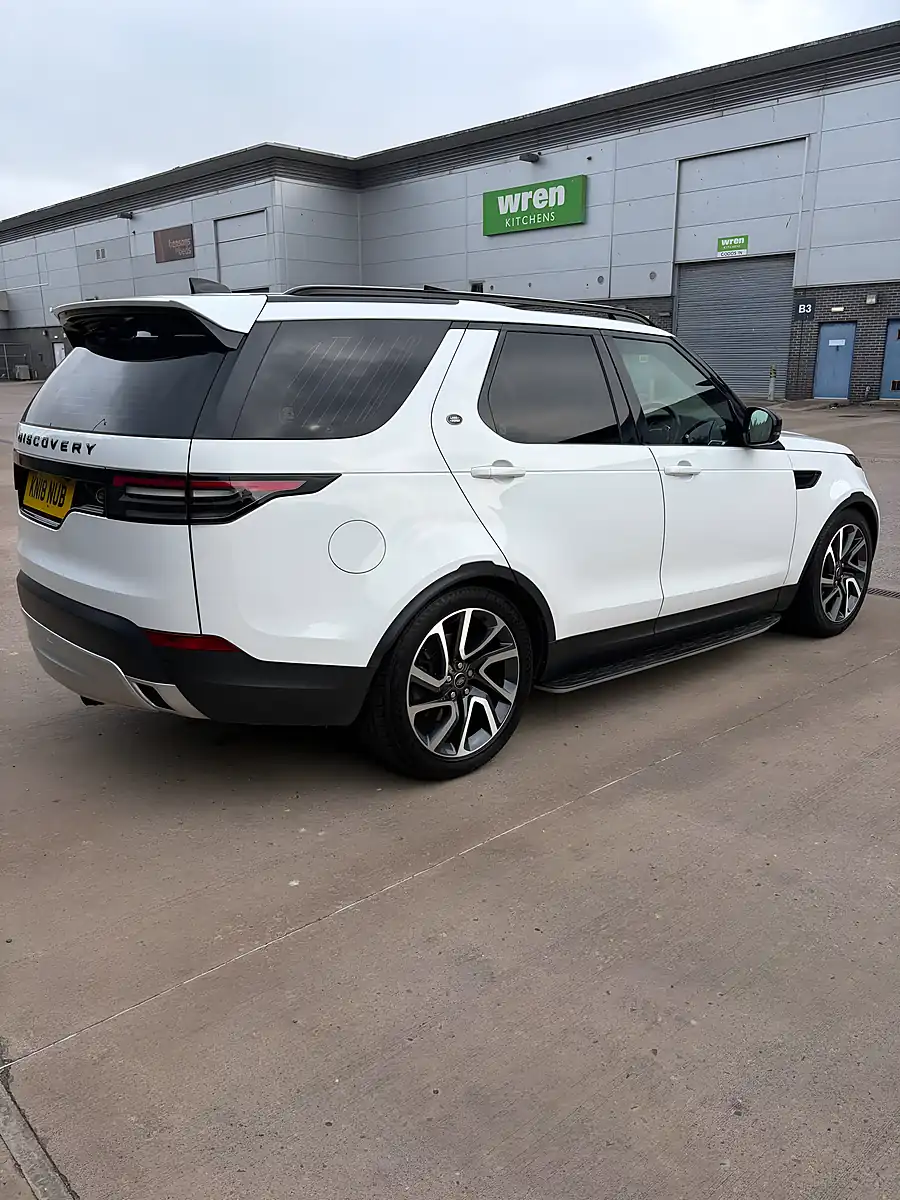 Used 2018 Land Rover Discovery S White - Interior and Exterior details 5