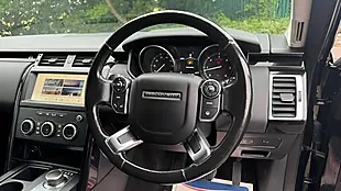 Used 2018 Land Rover Discovery Se Black - Interior and Exterior details 17