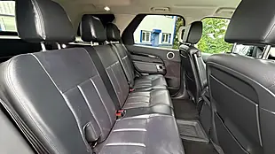 Used 2018 Land Rover Discovery Se Black - Interior and Exterior details 18