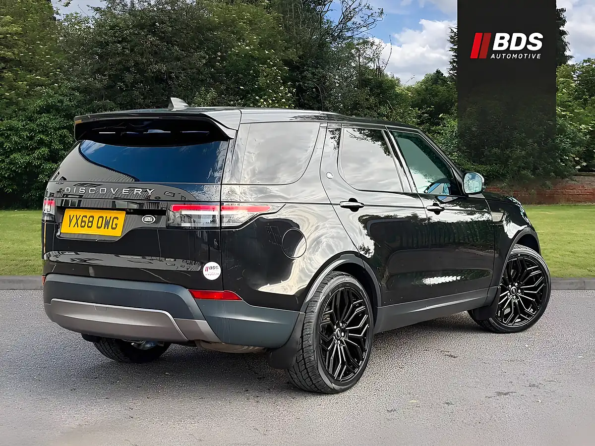 Used 2018 Land Rover Discovery Se Black - Interior and Exterior details 3