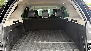 Used 2018 Land Rover Discovery Se Black - Interior and Exterior details 8