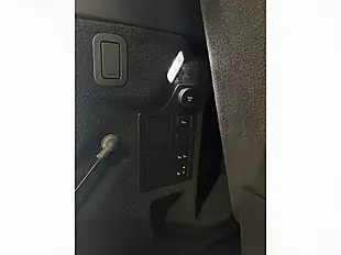 Used 2018 Land Rover Discovery Se Grey - Interior and Exterior details 14