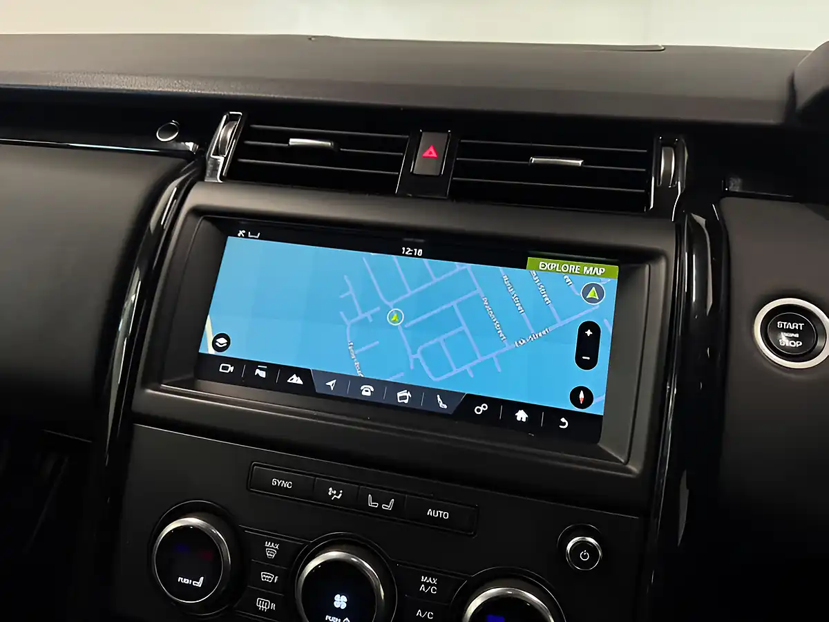 Used 2018 Land Rover Discovery Se Grey - Interior and Exterior details 15