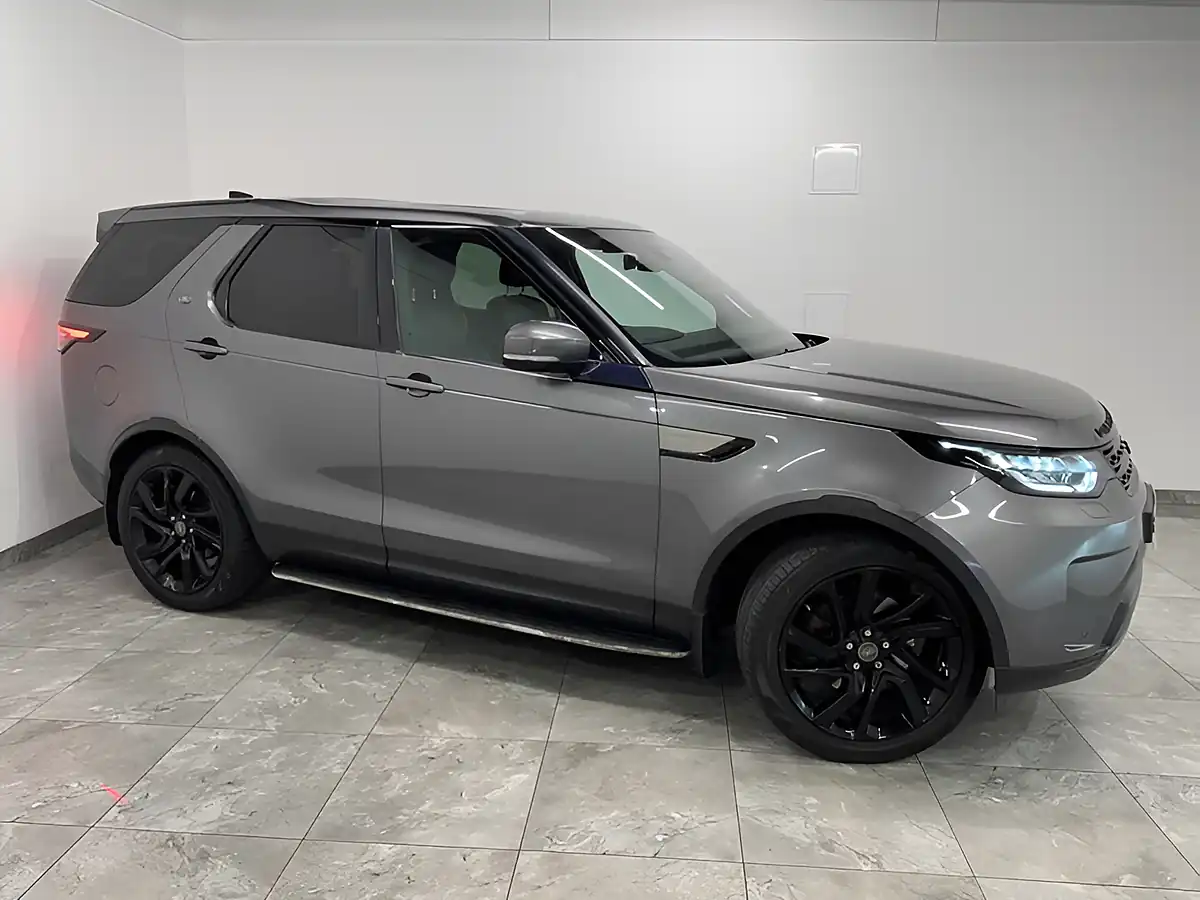Used 2018 Land Rover Discovery Se Grey - Interior and Exterior details 2