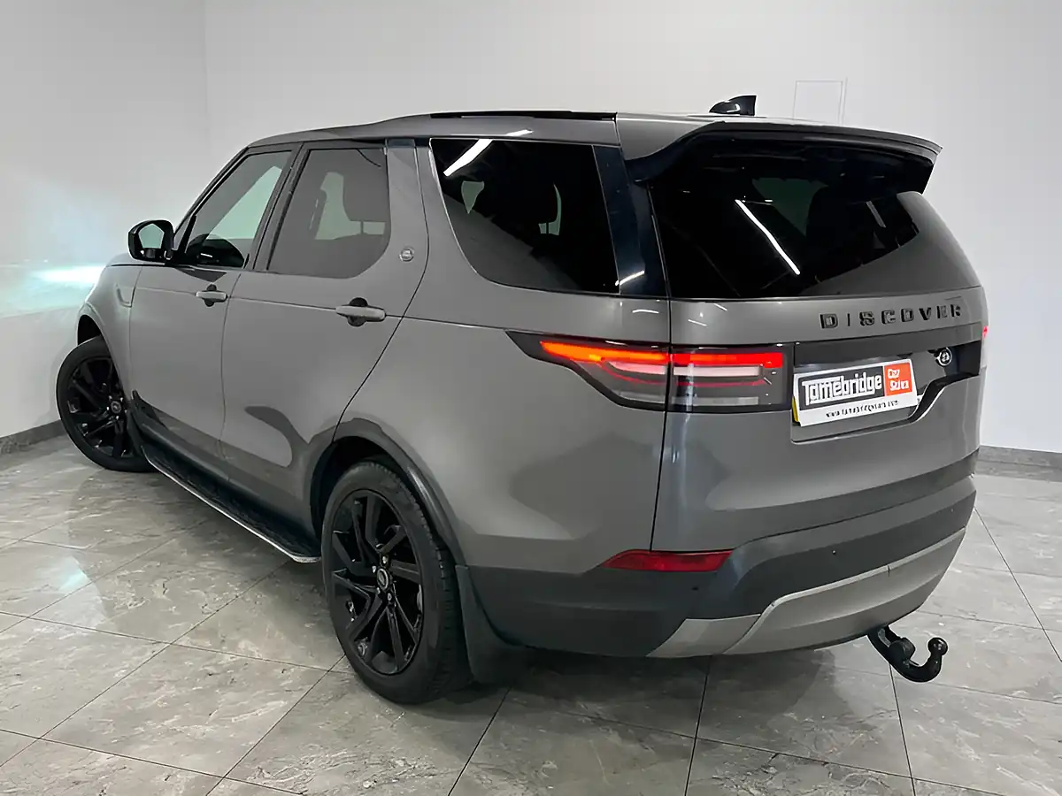 Used 2018 Land Rover Discovery Se Grey - Interior and Exterior details 5