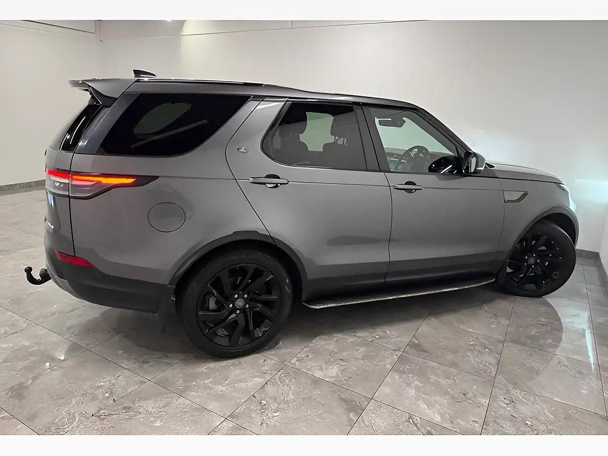 Used 2018 Land Rover Discovery Se Grey - Interior and Exterior details 8