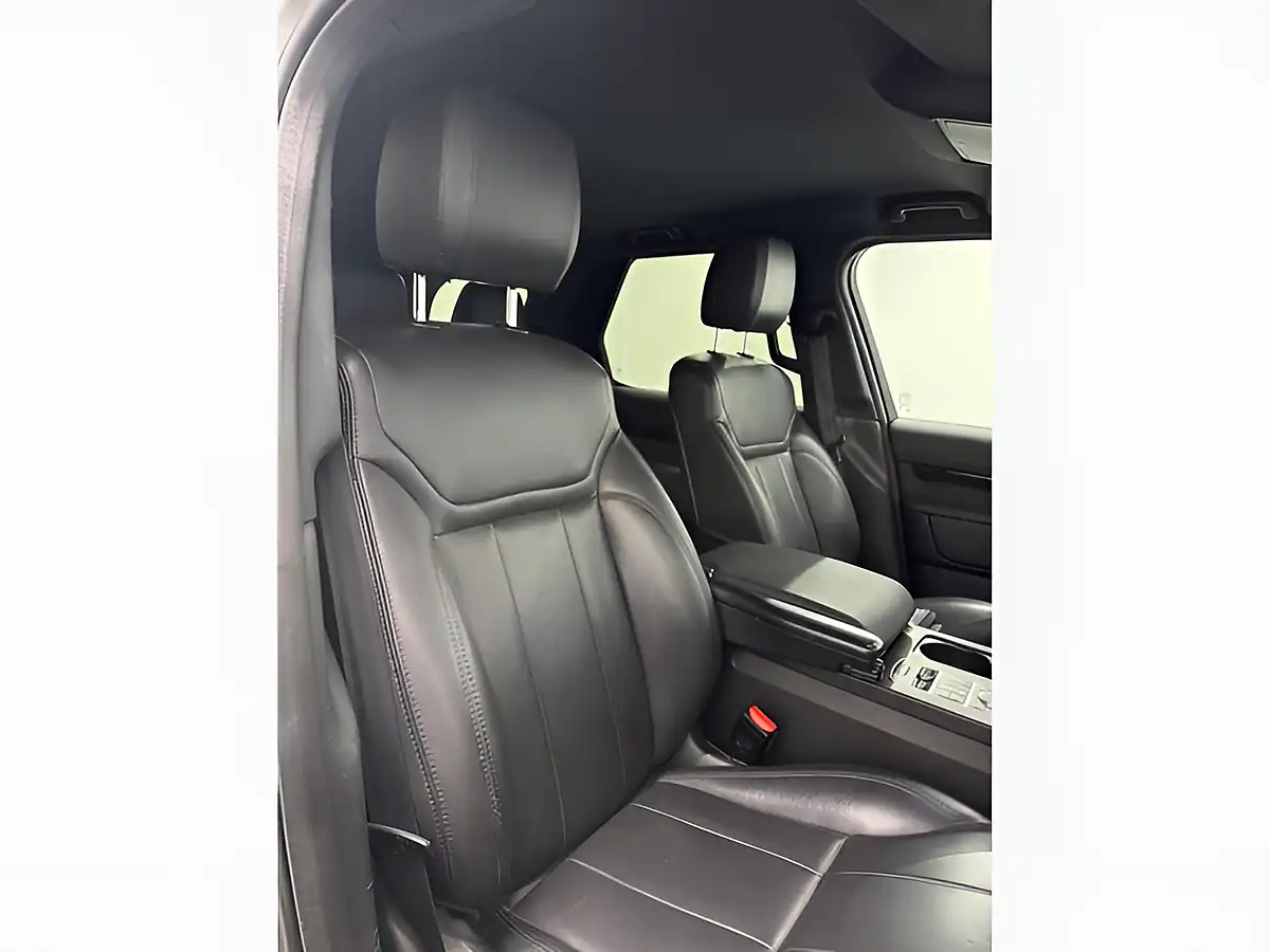 Used 2018 Land Rover Discovery Se Grey - Interior and Exterior details 9