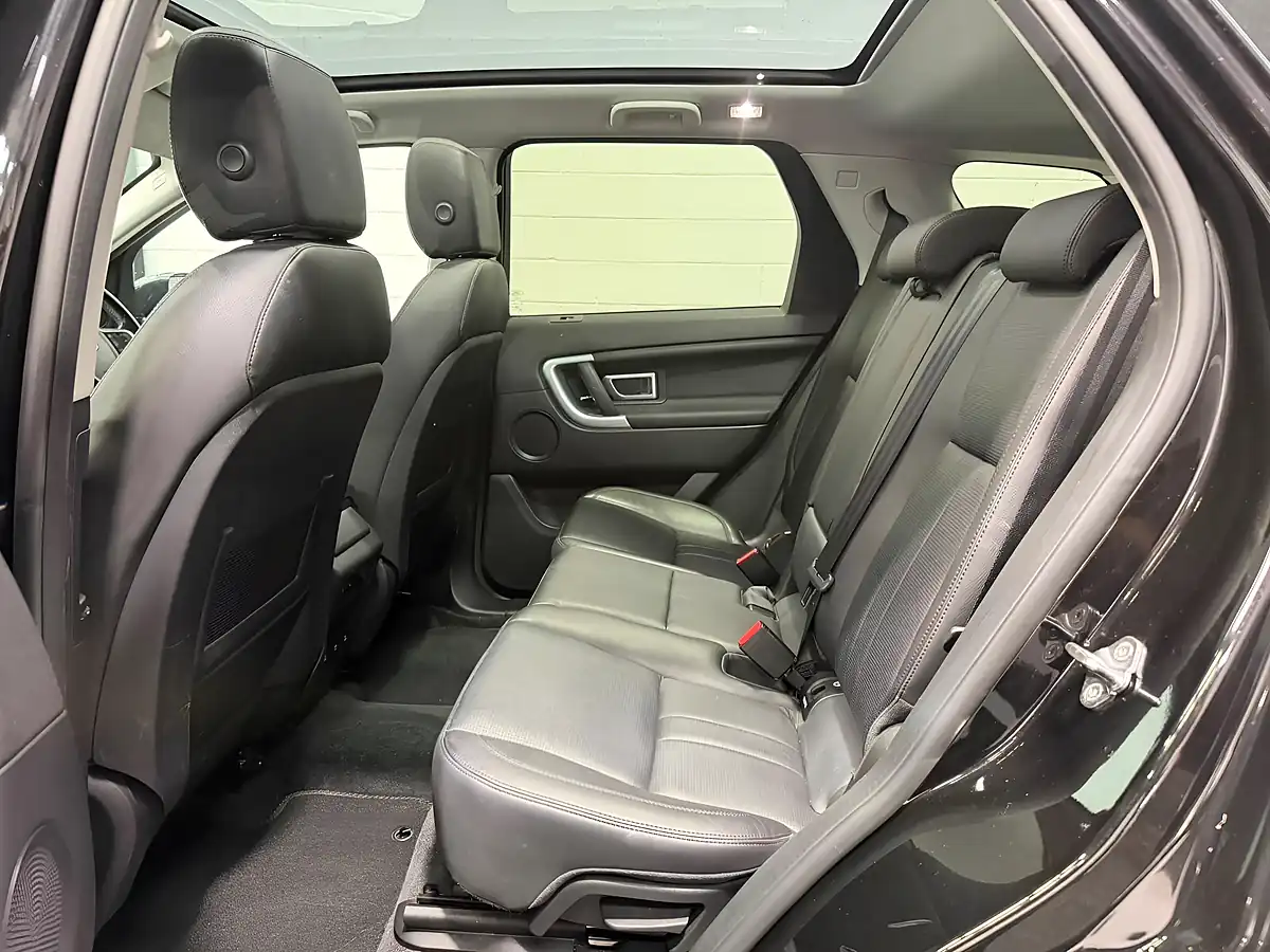 Used 2018 Land Rover Discovery Sport Hse Black Black - Interior and Exterior details 11