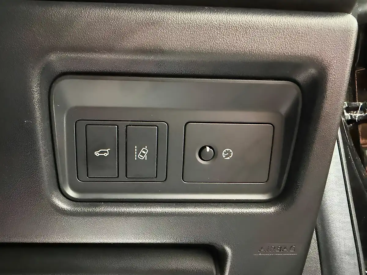 Used 2018 Land Rover Discovery Sport Hse Black Black - Interior and Exterior details 13