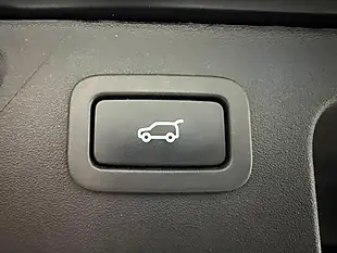 Used 2018 Land Rover Discovery Sport Hse Black Black - Interior and Exterior details 14