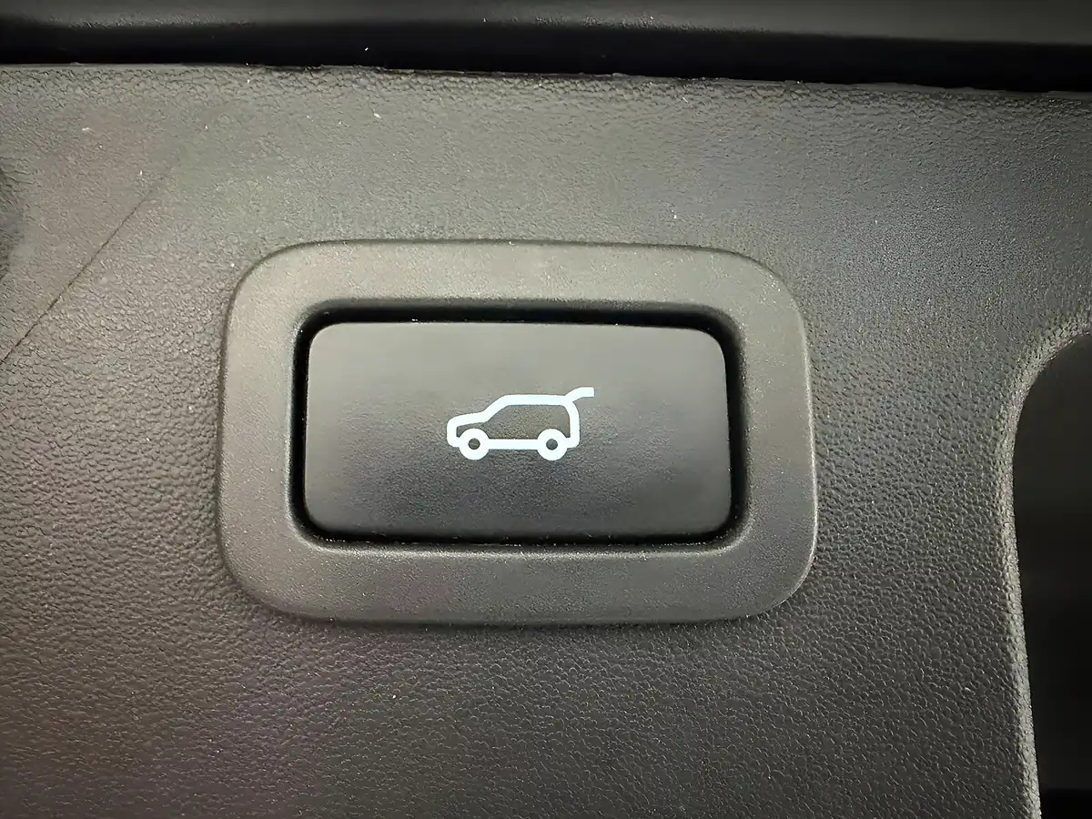 Used 2018 Land Rover Discovery Sport Hse Black Black - Interior and Exterior details 14