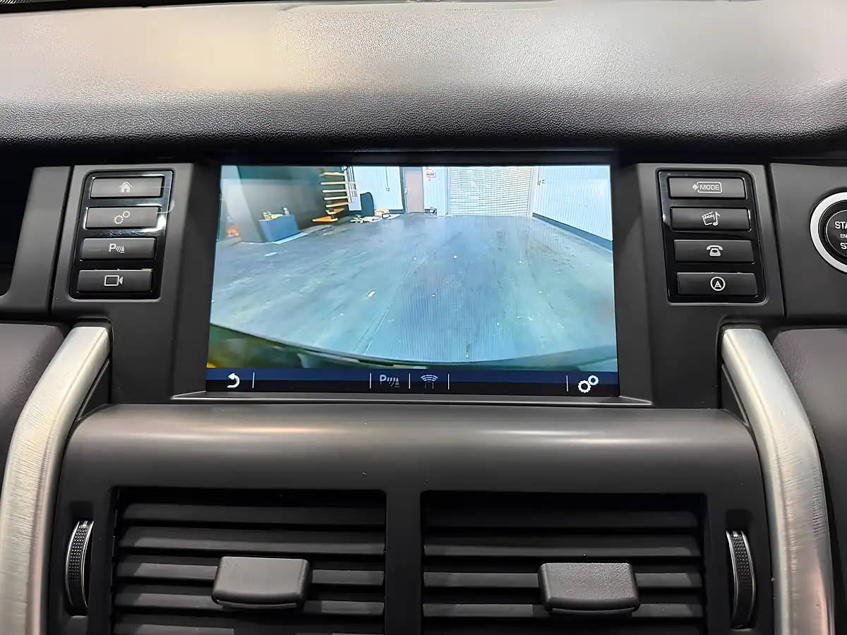 Used 2018 Land Rover Discovery Sport Hse Black Black - Interior and Exterior details 17
