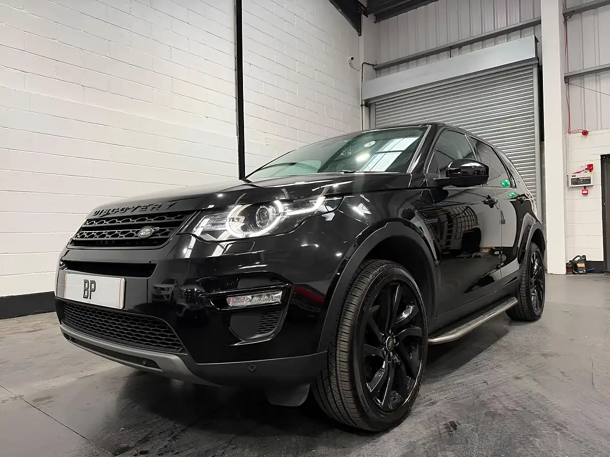 Used 2018 Land Rover Discovery Sport Hse Black Black - Interior and Exterior details 3
