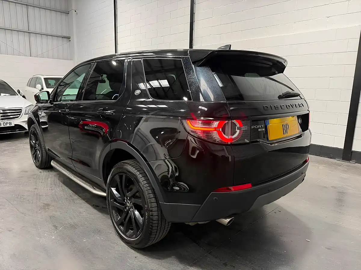Used 2018 Land Rover Discovery Sport Hse Black Black - Interior and Exterior details 4