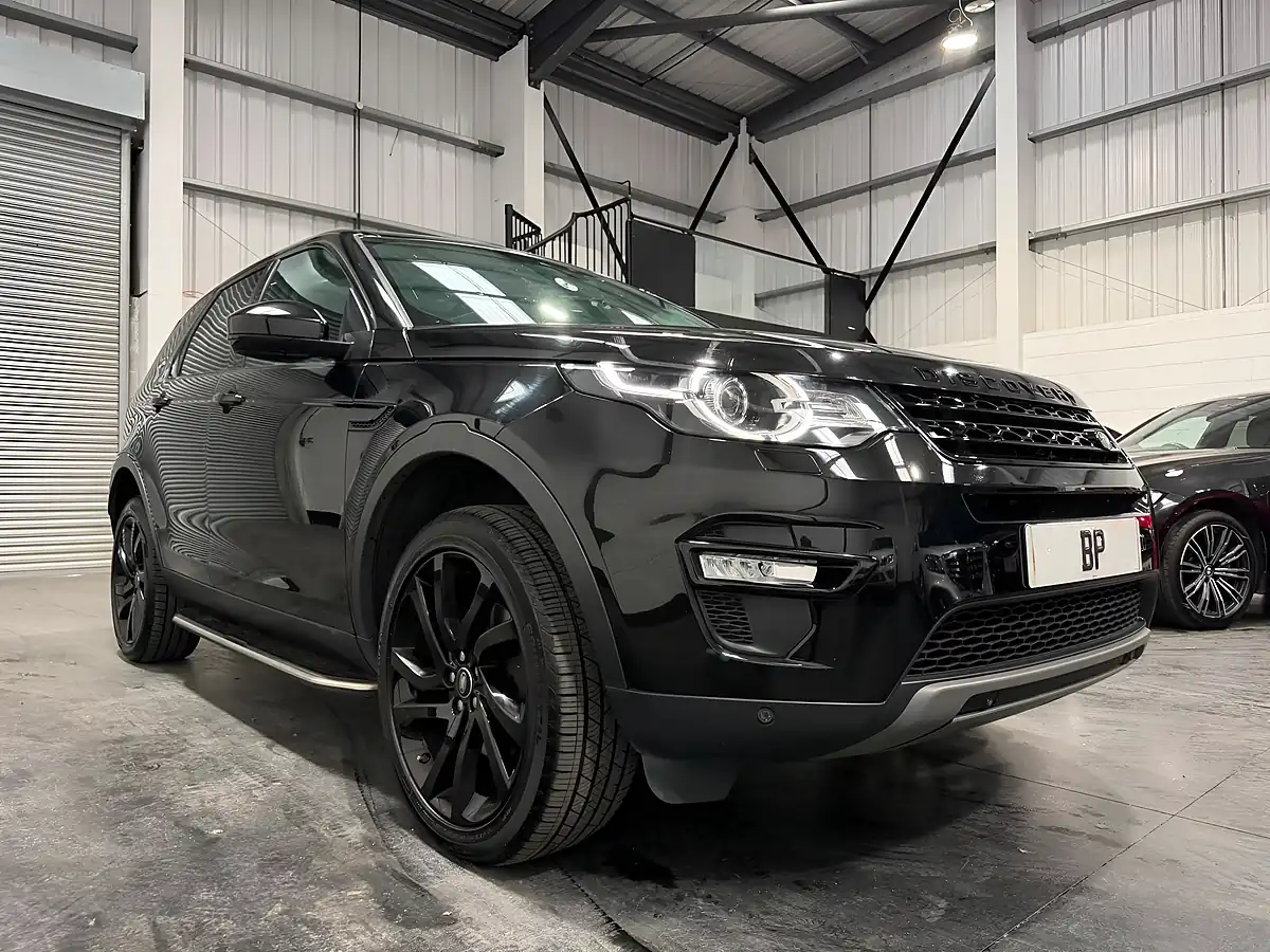 Used 2018 Land Rover Discovery Sport Hse Black Black - Interior and Exterior details 5