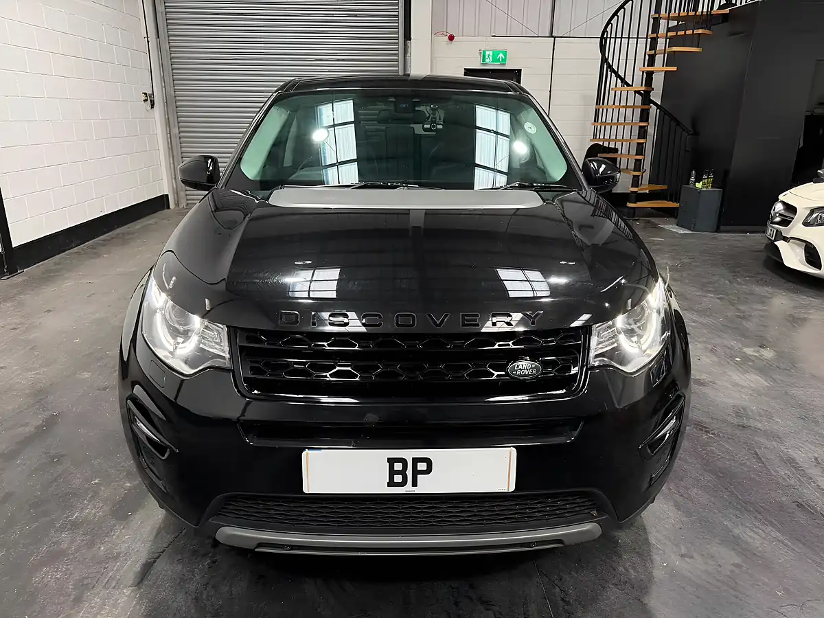 Used 2018 Land Rover Discovery Sport Hse Black Black - Interior and Exterior details 6