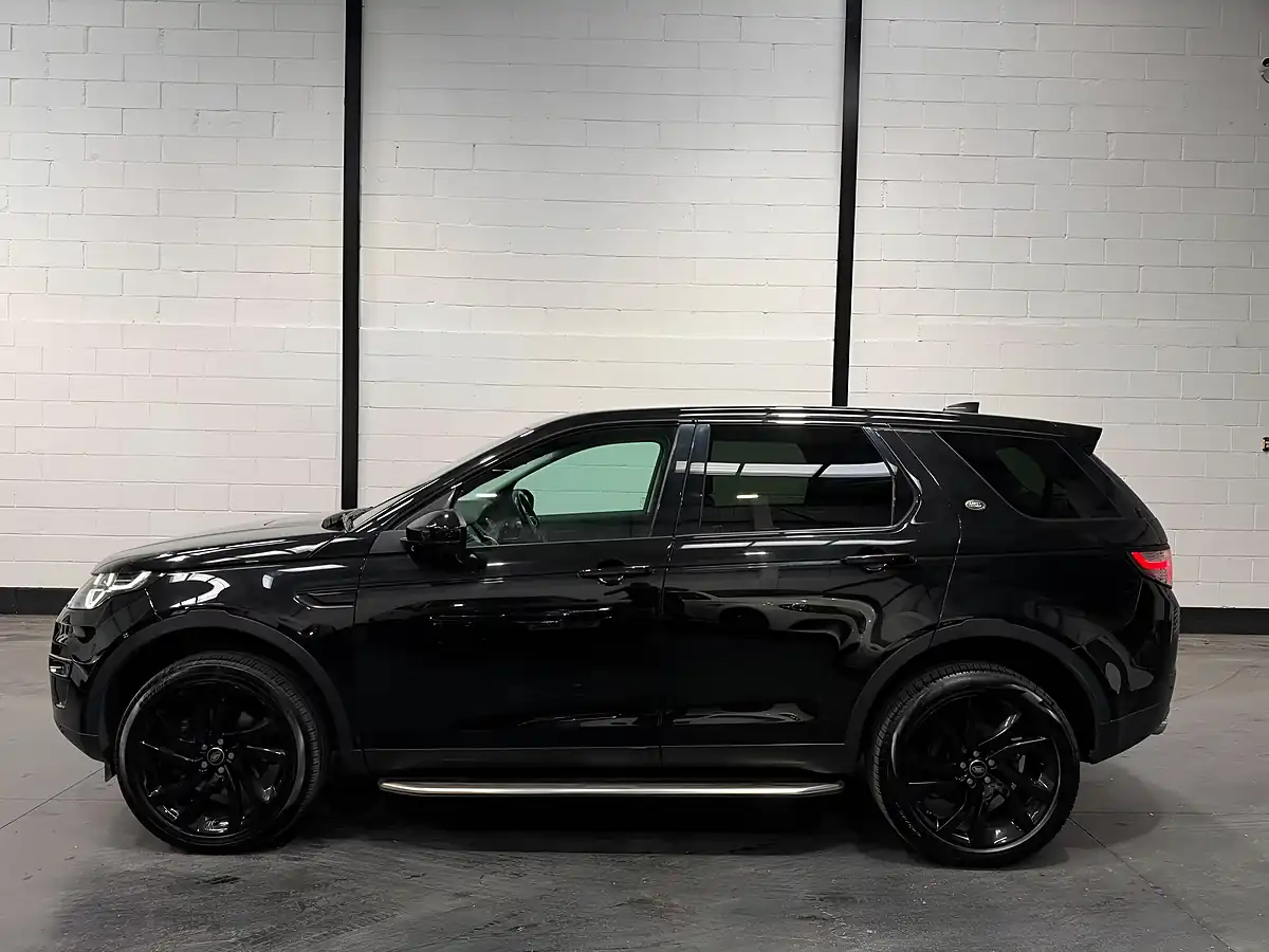 Used 2018 Land Rover Discovery Sport Hse Black Black - Interior and Exterior details 8