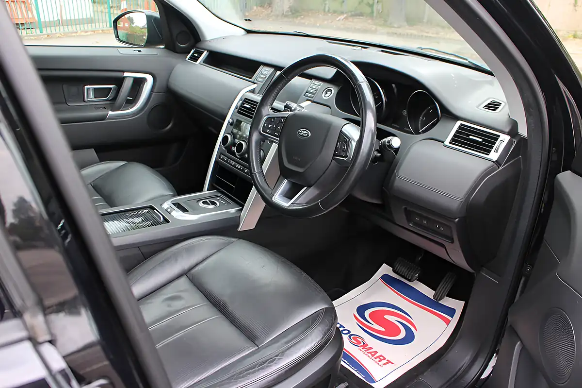 Used 2018 Land Rover Discovery Sport Hse Black Black - Interior and Exterior details 13
