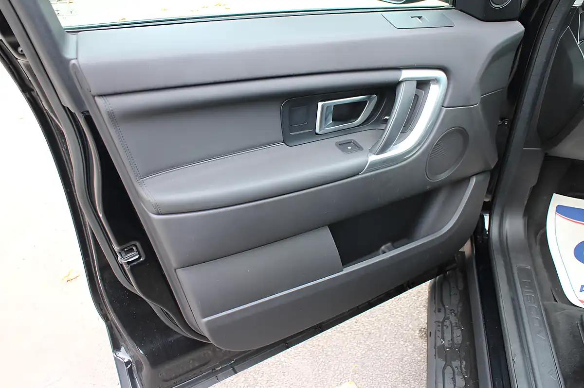 Used 2018 Land Rover Discovery Sport Hse Black Black - Interior and Exterior details 18