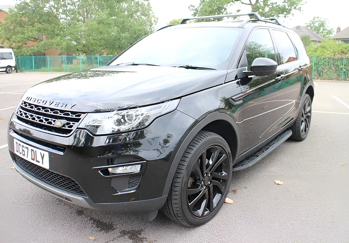 Used 2018 Land Rover Discovery Sport Hse Black Black - Interior and Exterior details 3