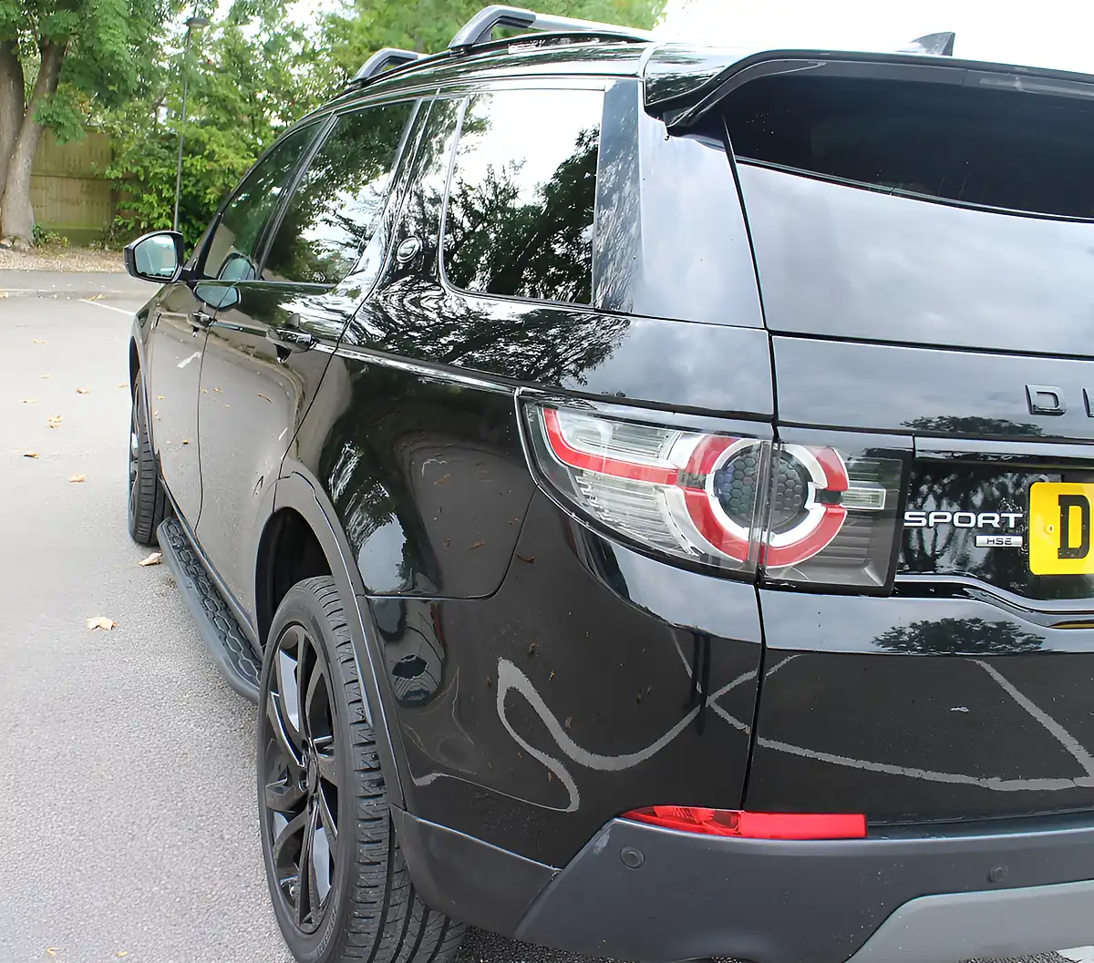 Used 2018 Land Rover Discovery Sport Hse Black Black - Interior and Exterior details 9