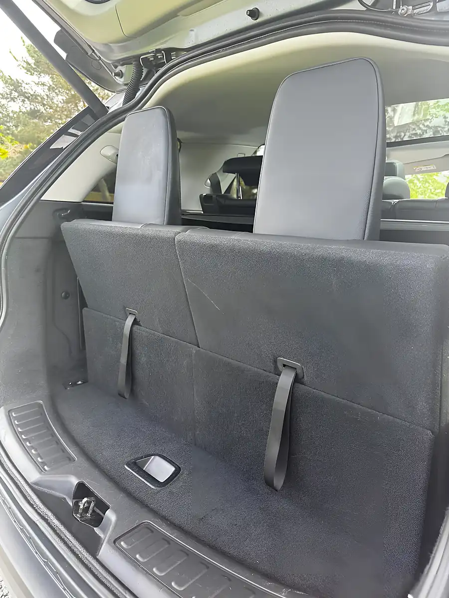 Used 2018 Land Rover Discovery Sport Hse Black Blue - Interior and Exterior details 11