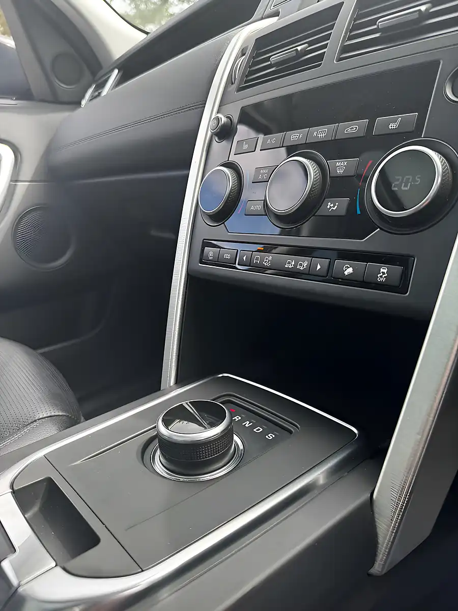 Used 2018 Land Rover Discovery Sport Hse Black Blue - Interior and Exterior details 12