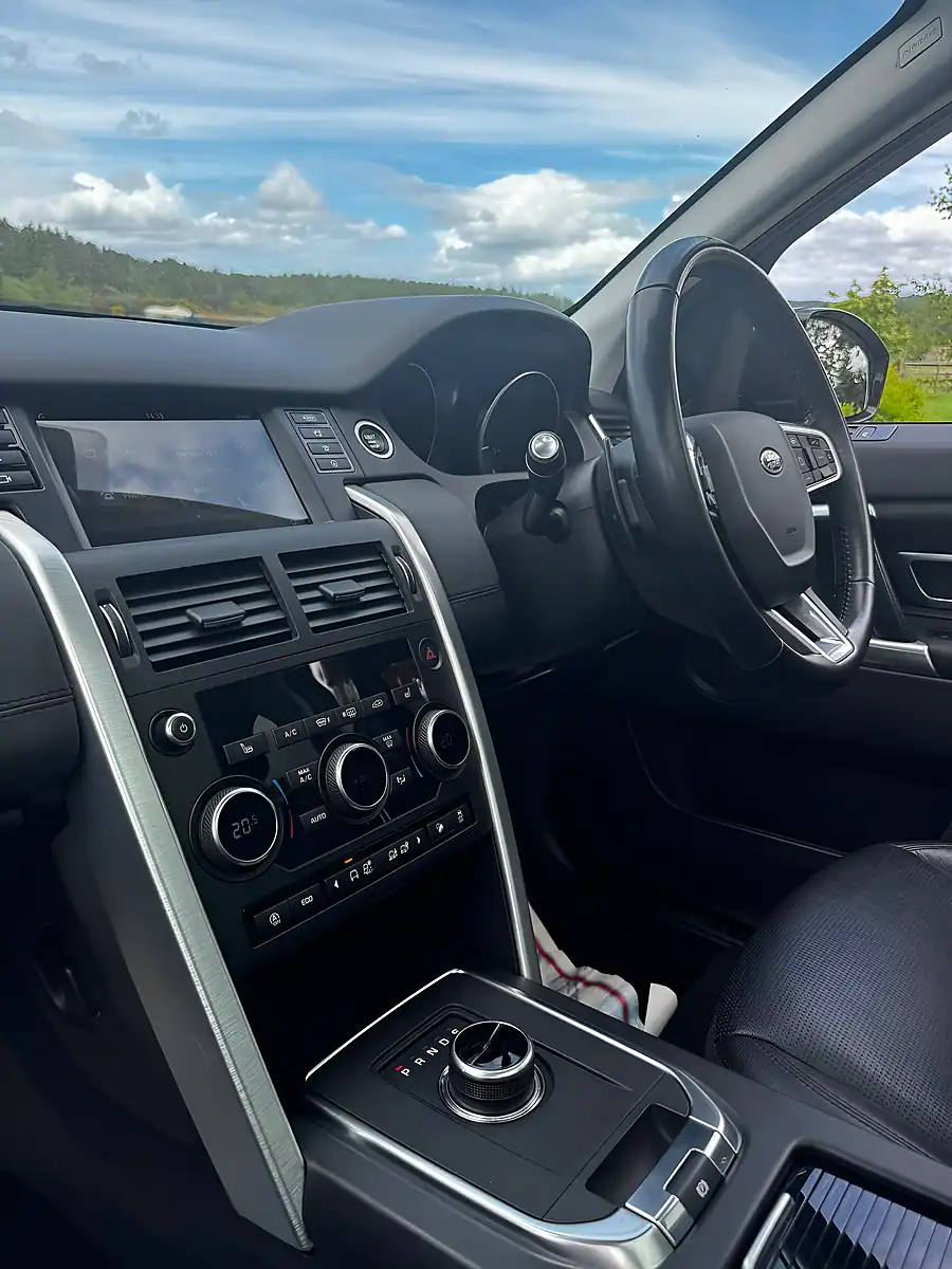 Used 2018 Land Rover Discovery Sport Hse Black Blue - Interior and Exterior details 15