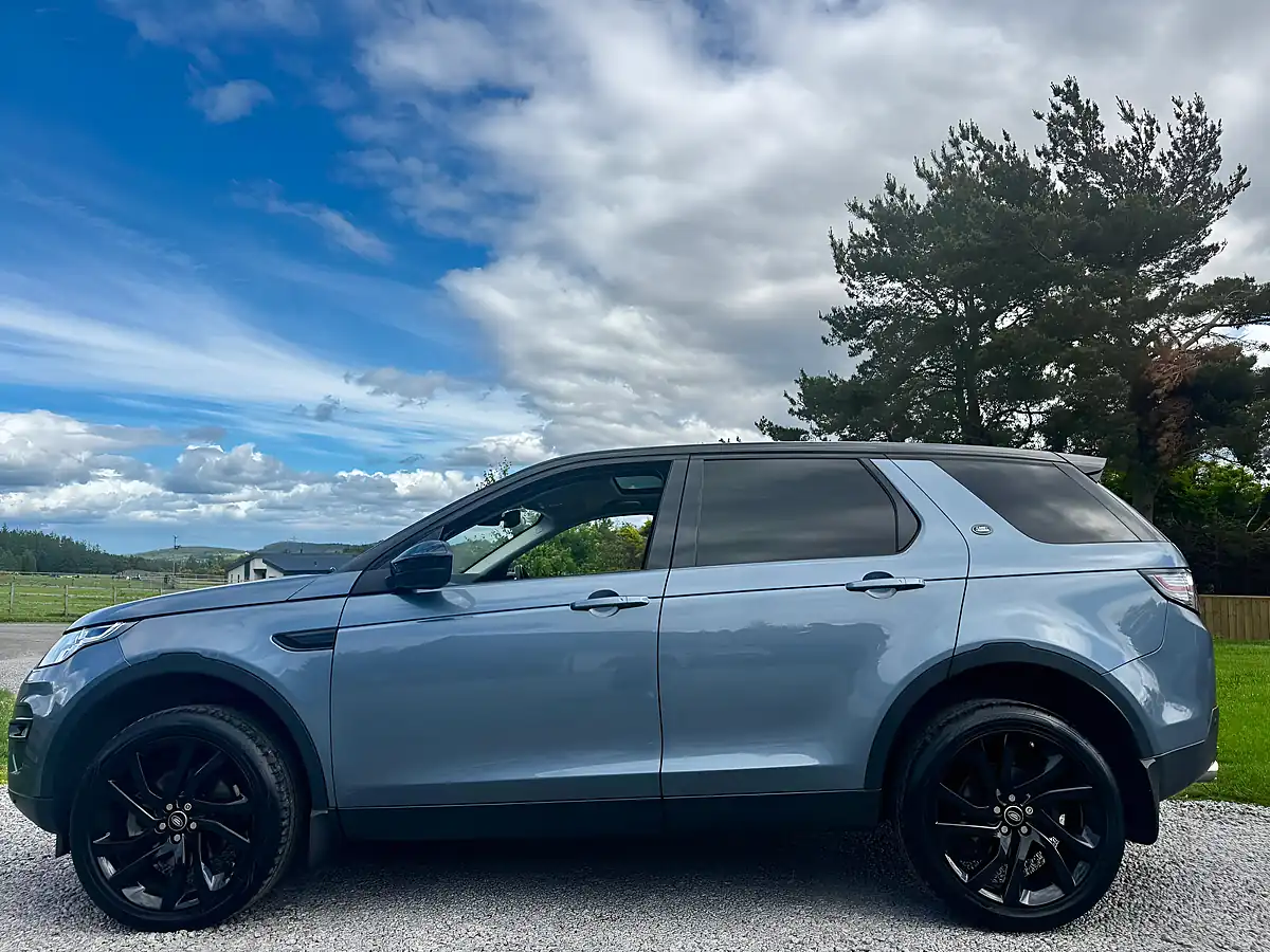 Used 2018 Land Rover Discovery Sport Hse Black Blue - Interior and Exterior details 6