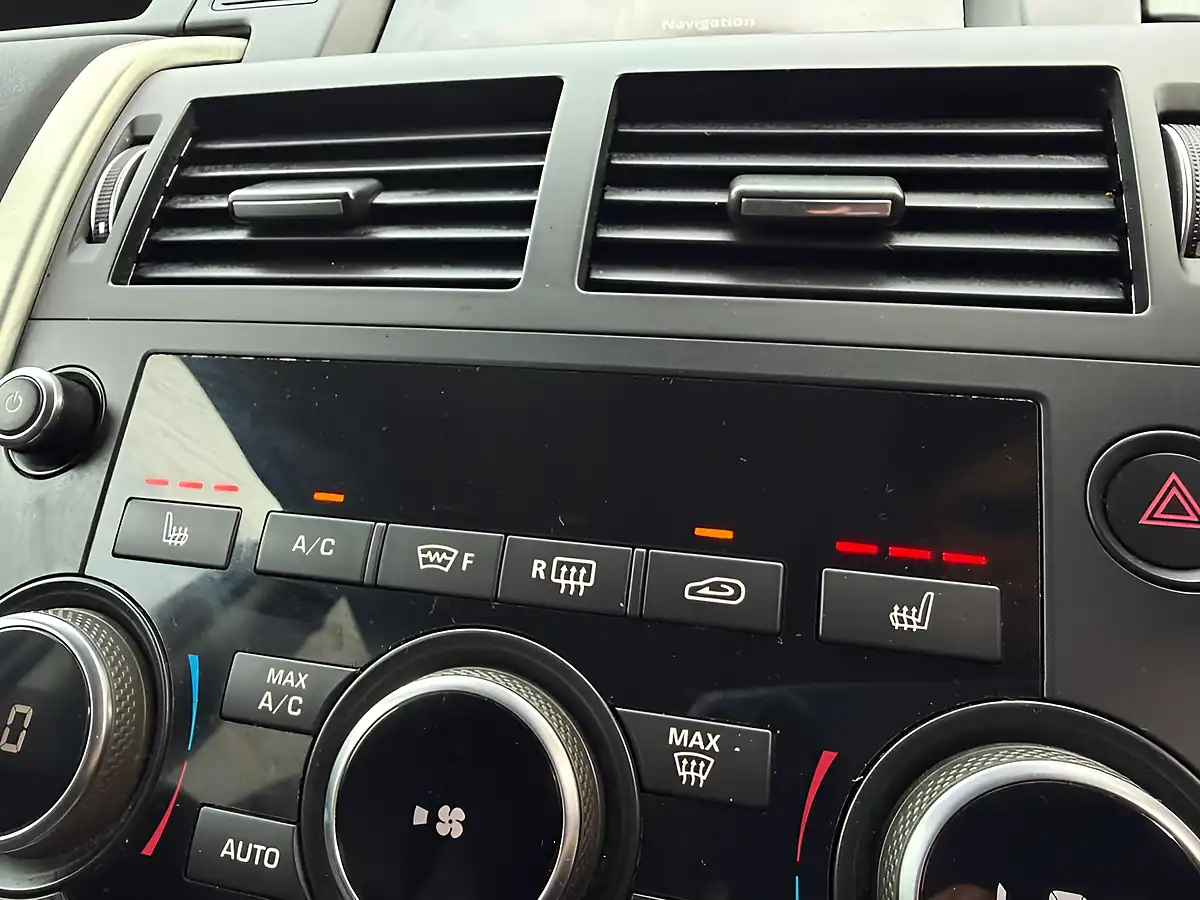 Used 2018 Land Rover Discovery Sport Hse Black Blue - Interior and Exterior details 14